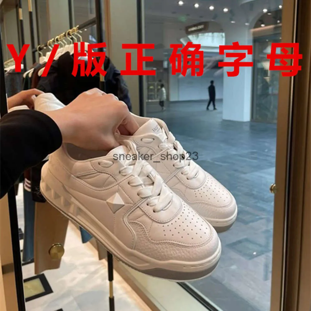 DHgate.com:2023 Valentino Designer Sneakers for Women, Thick DHgate.com:2023 Valentino Designer Sneakers for Women, Thick