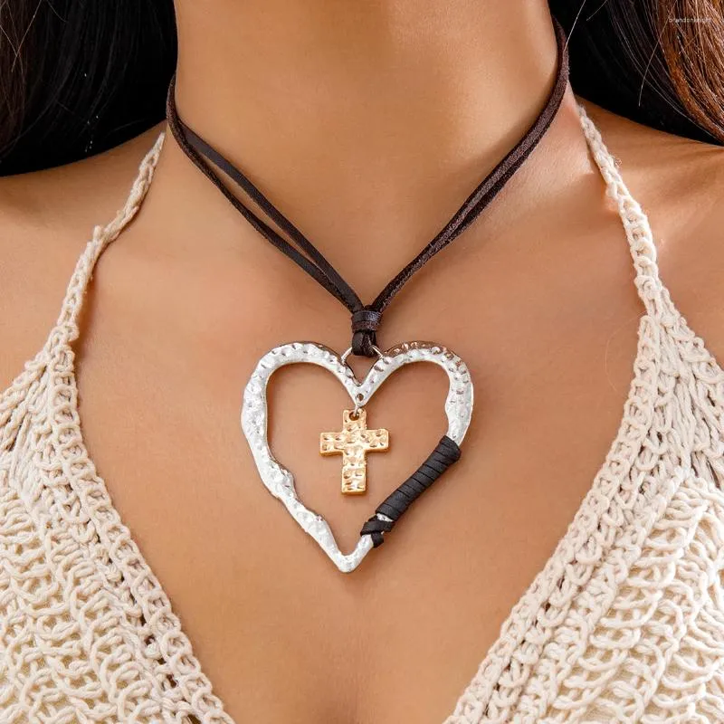 Chains Exaggerated Ethnic Big Hollow Love Heart Cross Jesus Pendant Choker Necklace For Women Goth Adjustable Rope Chain Y2K Jewelry