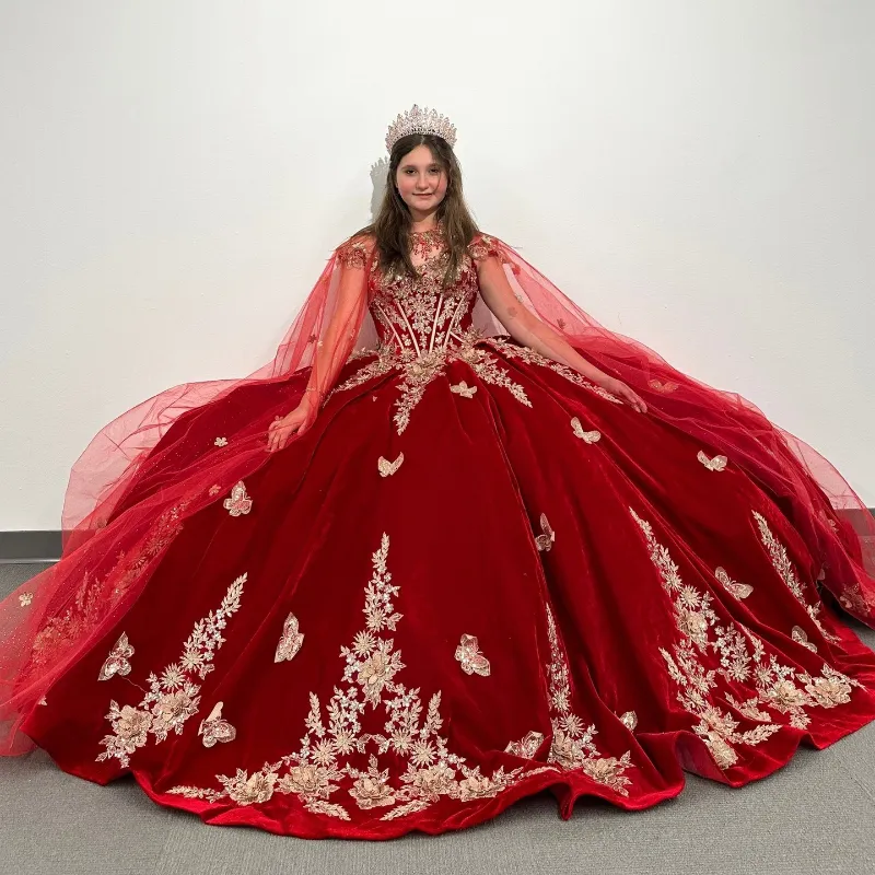 Kırmızı Quinceanera Elbiseler Tatlım Balo Elbise Prenses Aplike Boncuk Boncuklar Cape Doğum Günü Dantelli Doğum Günü Tatlı Vestidos De 15