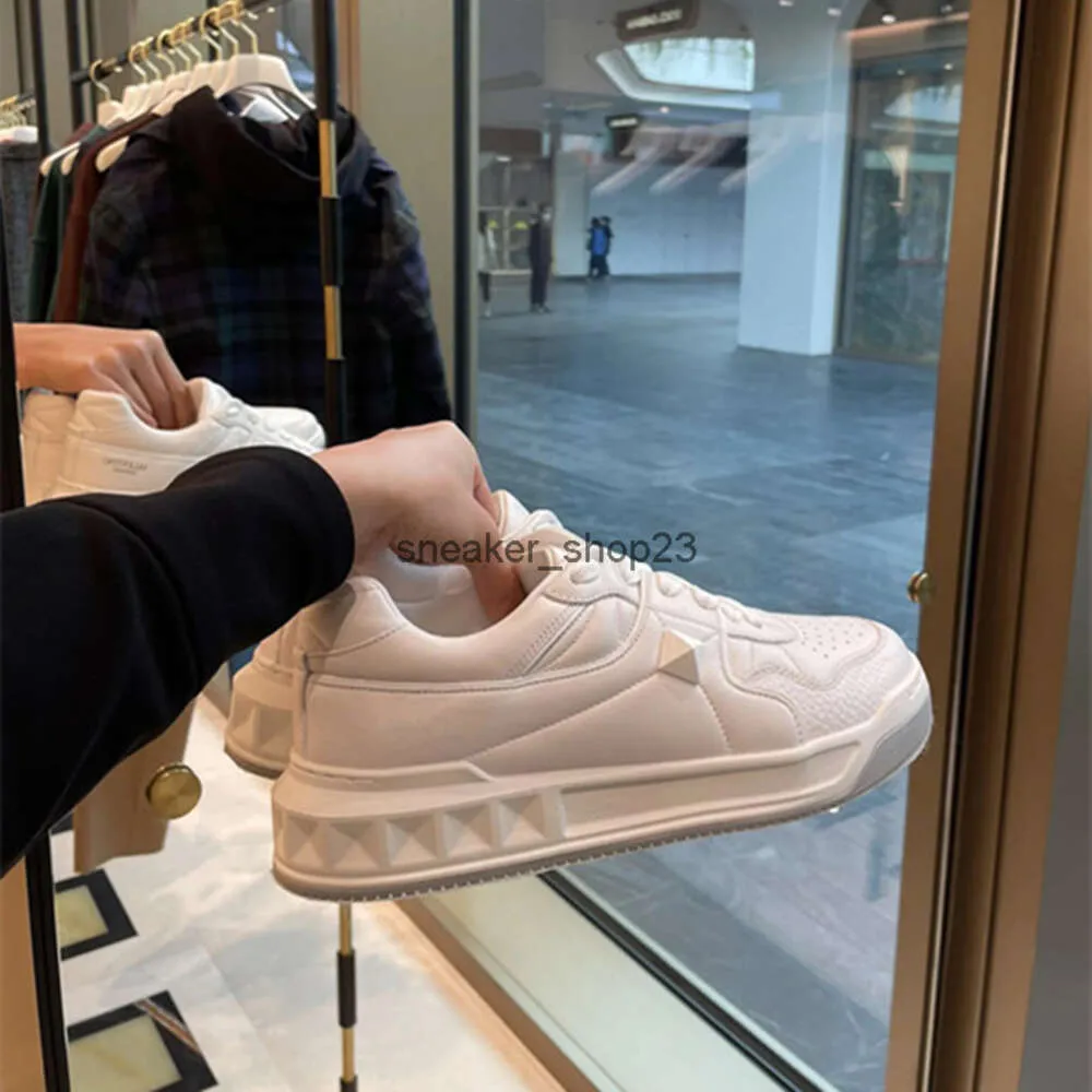 DHgate.com:2023 Valentino Designer Sneakers for Women, Thick DHgate.com:2023 Valentino Designer Sneakers for Women, Thick