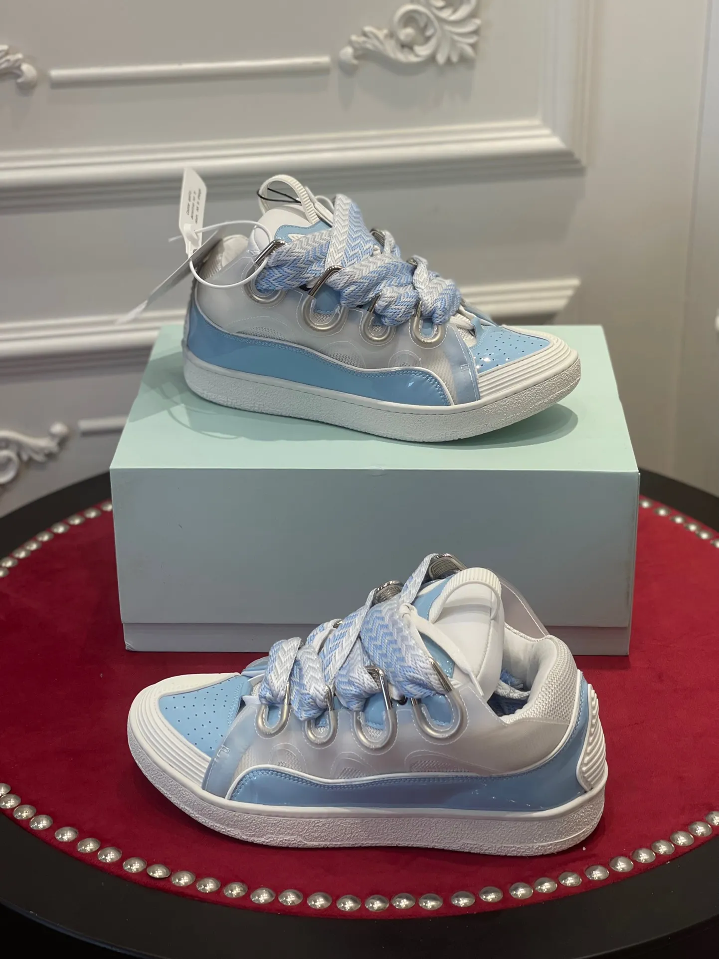 DHgate.com:Designer Curb Sneaker: Light Blue White