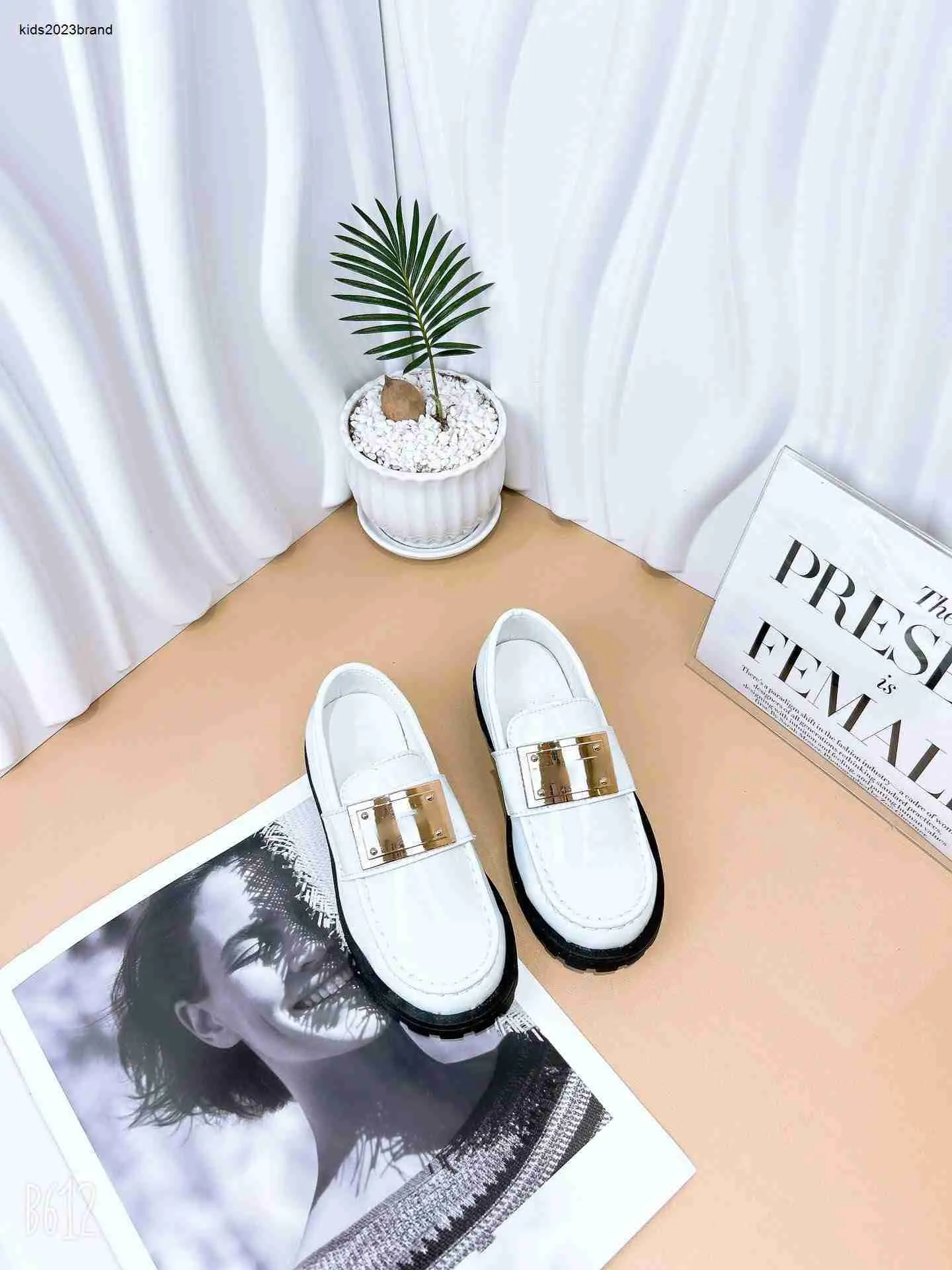 Scarpe da carattere clearance bambina