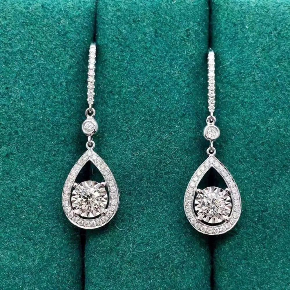 Populära designkvinnor Real Gold Set GRA -certifierade Moissanite Diamond Pear Shape Engagement Wedding Earring