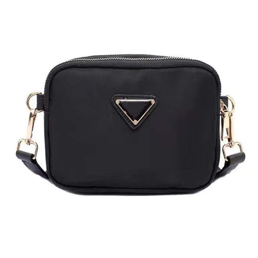 Handväskor Designer Väskor äkta läder axelväskor bokstäver-mönster nylon plånböcker kvinnor handväska mode crossbody bag296n