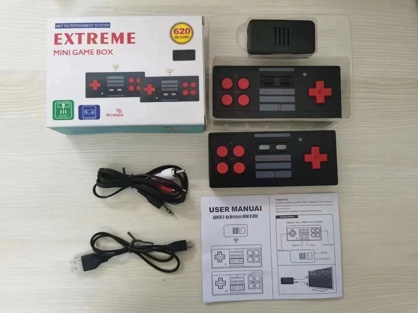 Der Mini-TV-AV-Ausgang kann 620 kabellose Spielekonsolen-Video-Handhelds für NES-Spielekonsolen mit Einzelhandelsverpackungen speichern