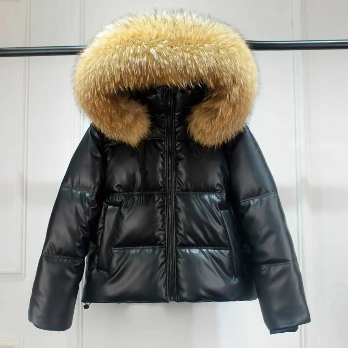 Waterdichte winter korte leren jas dames dikke motorjas Faux Pu vrouwelijke parka's echt wasbeerbont