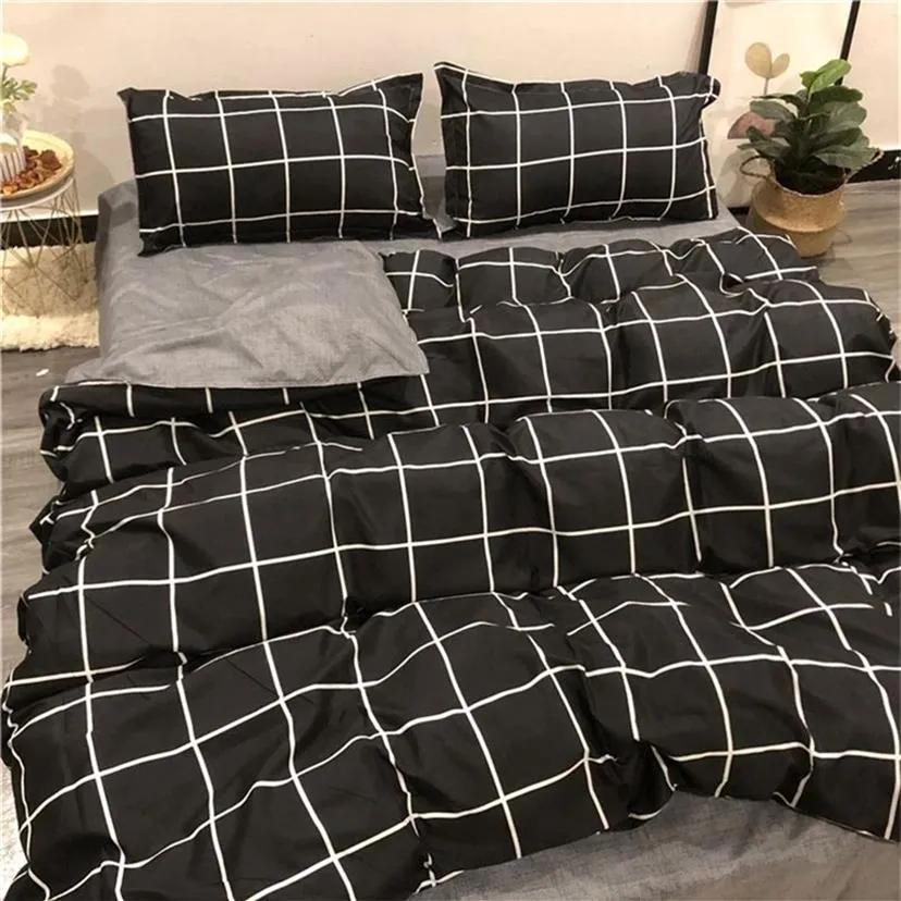 Zestawy pościeli 4in1 3in1 łóżko Lineduwet Coverpillowcase Modna biała biała siatka pasiastka z zestawem pościeli.