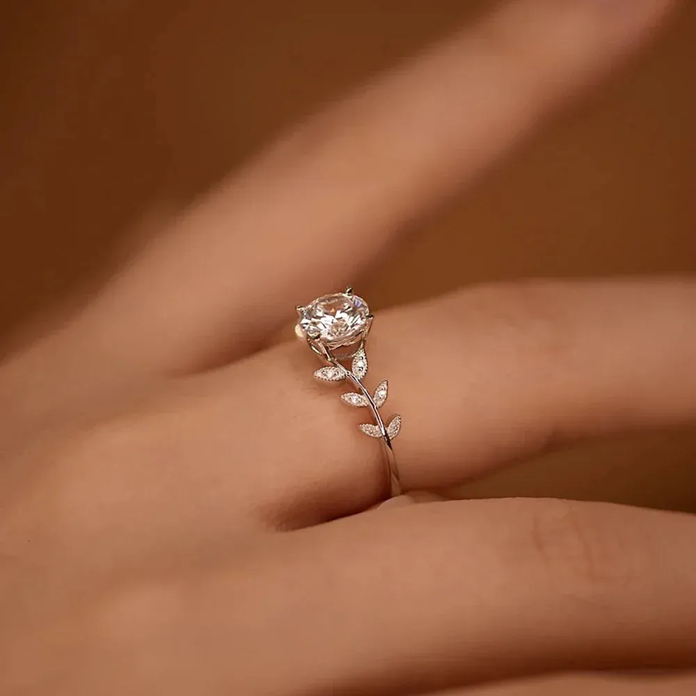 Anello Chevron Argento 925 Con Zirconi Colorati | Qings Forma A V, Impilabile, Regalo Per Lei