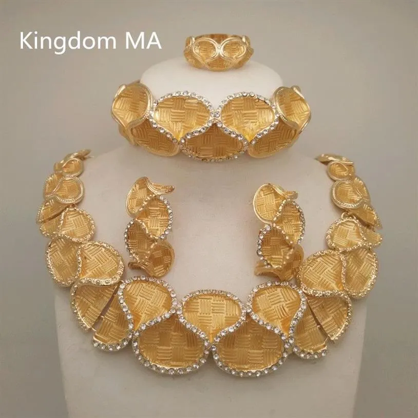 Kingdom Ma Top Dubai Conjuntos de color dorado Boda nigeriana Collar de cristal africano Pulsera Pendiente Anillo Conjunto de joyería grande C19041501257w
