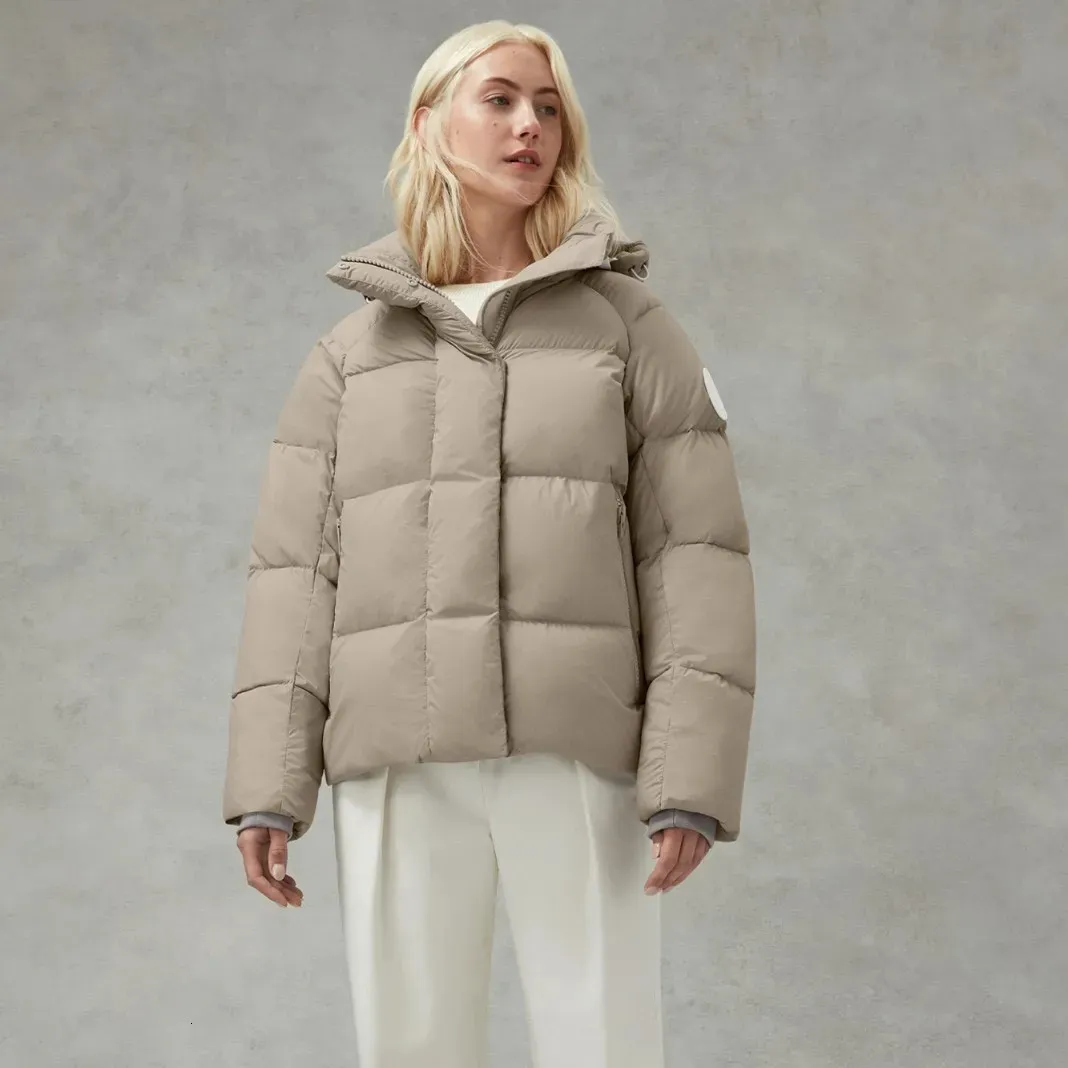 Parkas pour femmes Marque de luxe Hiver Femmes Veste épaisse à capuche Loisirs Chaud Remplissage Blanc Oie Caoutchouc Pure Co Lor Parker Manteau 231128