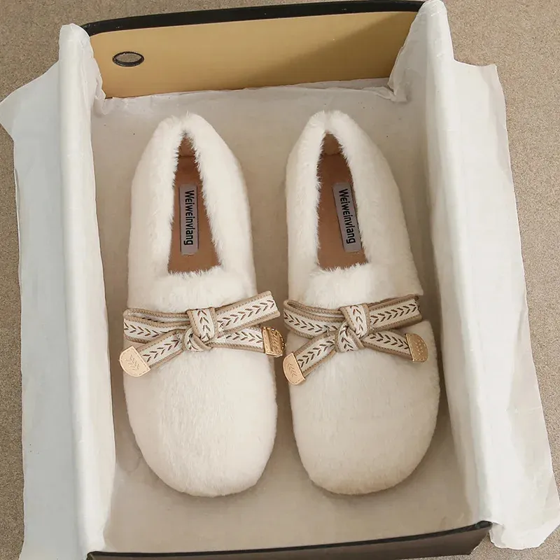 Chaussures de robe de neige pour femmes plates en peluche de vêtements d'extérieur hiver