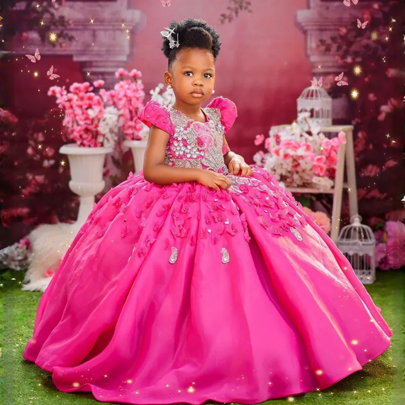 Luxe Fuchsia Fleur Filles Manches Courtes Boule Princesse Reine À Plusieurs Niveaux Satin Flowergirls Rehinestones Perlé Fait À La Main Petites Filles Robes De Fête D'anniversaire F008