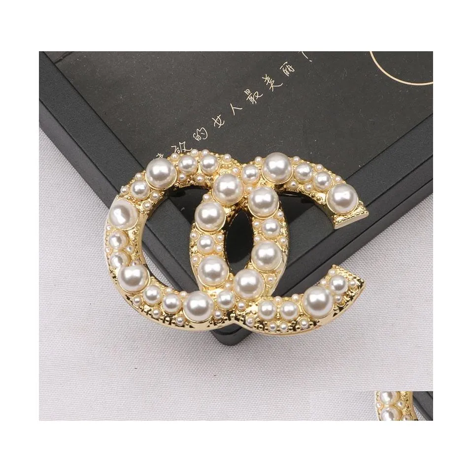 Pins broches beroemd ontwerp goud g merk luxurys desinger broche dames strass pearl letter suit pin pin mode sieraden kleding de dh9tj
