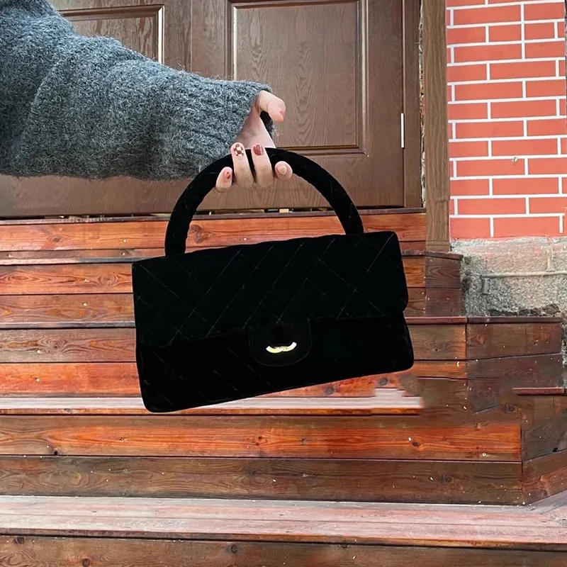 Diseñador Mujer Top Bolso Bolso de lujo 26 cm Bolso de hombro de moda Bolso de axila Terciopelo Hardware dorado Hebilla de metal Bolso de moda Bolso de maquillaje Bolso Sacoche Bolsos de aeropuerto