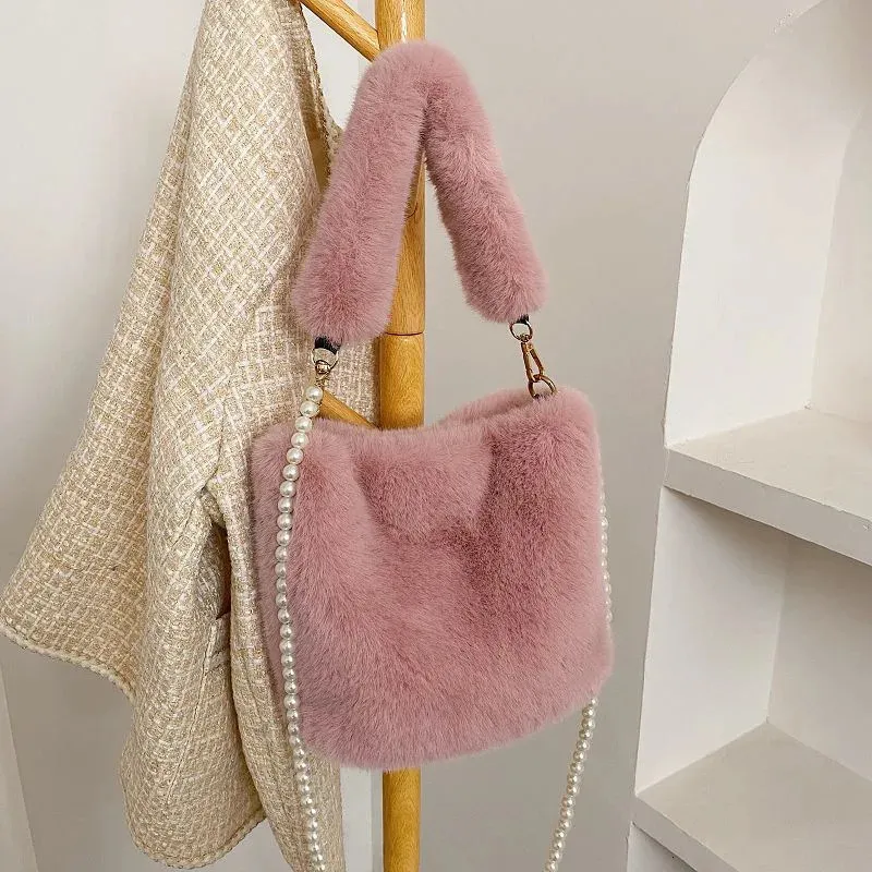 Sacs de soirée Autumnwinter pour femmes sac à main en peluche dame coréenne coréen mignon sac d'épaule en fourrure 231128