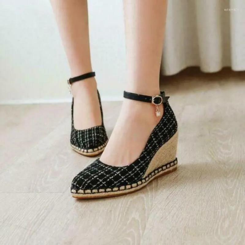 Chaussures habillées Stylsih pour femmes Bouts pointus Talons compensés Escarpins décontractés Semelle de sac en lin Talon incliné Boucle Coupe peu profonde