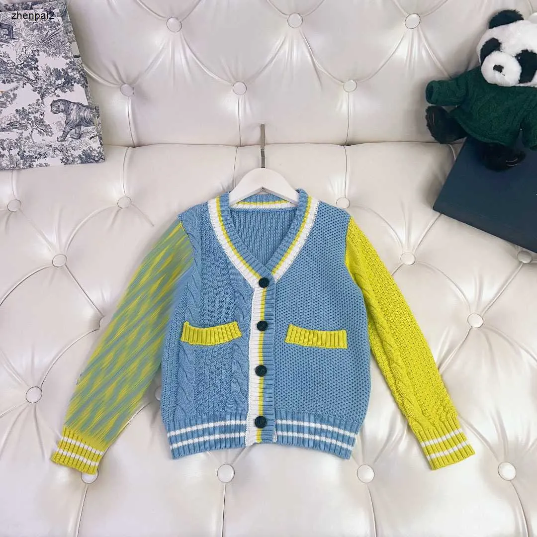 Cardigan per bambini di lusso Maglione per bambini con design di giunture di colore Taglia 100-150 abiti firmati per bambini Scollo a V Giacca per bambina lavorata a maglia Nov25