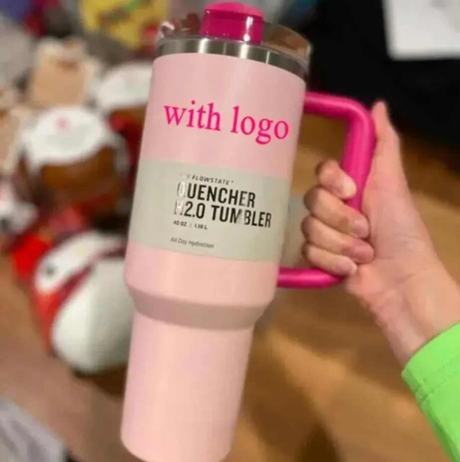 Med logotyp Tumblers Watermelon Moonshine H2.0 40oz rostfritt stålkoppar med silikonhandtagslock och halmresbilmuggar fortsätter att dricka kallt med 1: 1 logotyp E1128