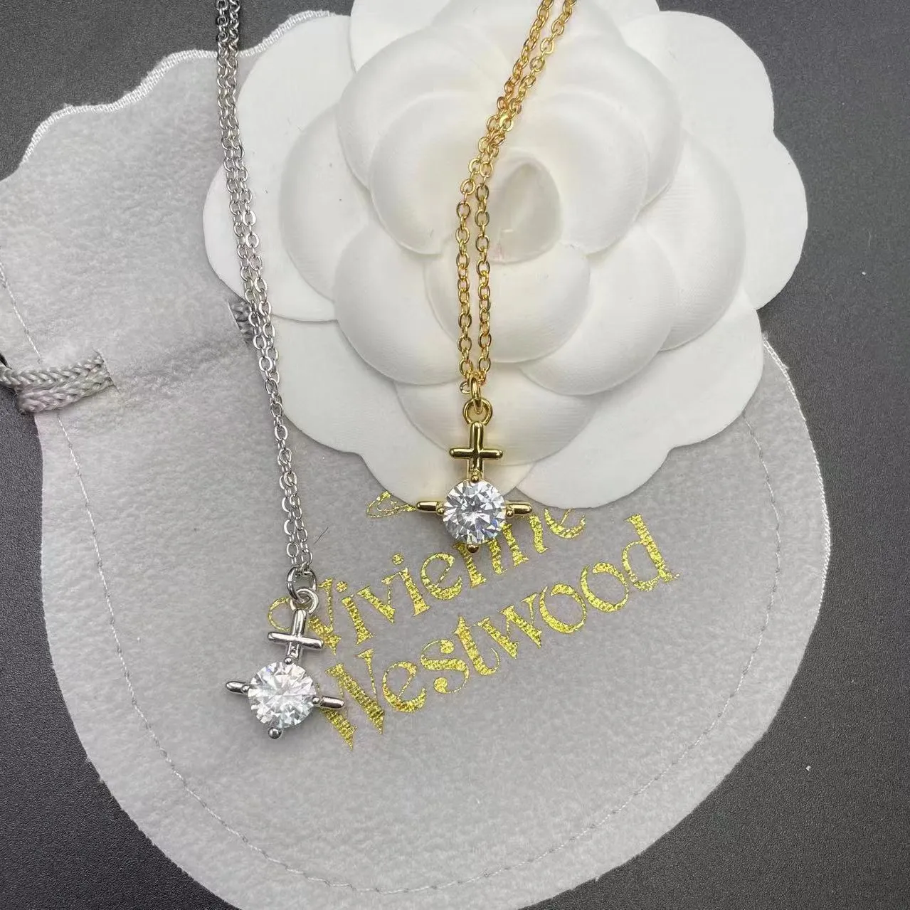 Designer Fashion Viviene Westwoods the Empress Dowager's New Flash Diamond Necklace Female Saturn Pin Pearl Necklace