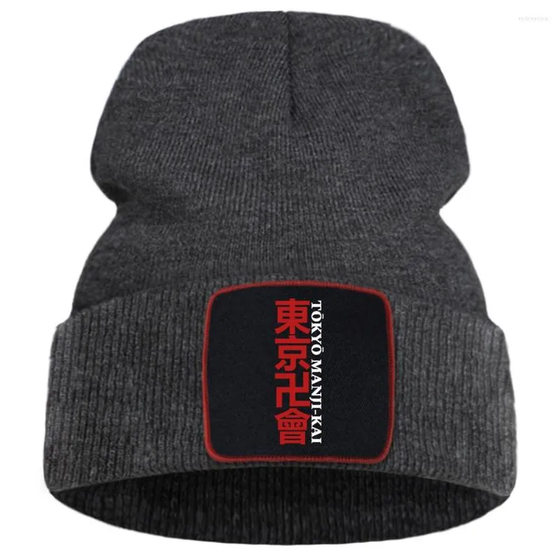 Basker cap tokyo revengers röda brev anime män kepsar hip hop beanie dam hatt för kvinnor stickning