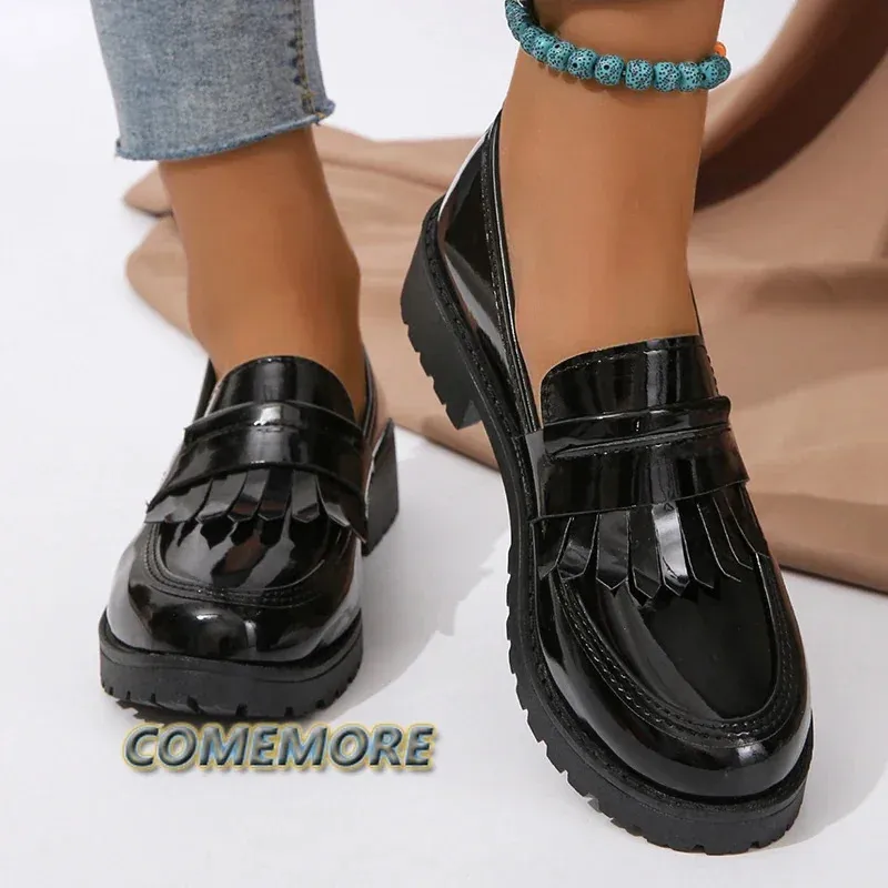SURET Buty czarne patentowe skórzane mokasyna Platforma Kobiety moda mody płytkie płaskie buty Kobieta w stylu Brytyjczyków środkowe buty biurowe 42 231128