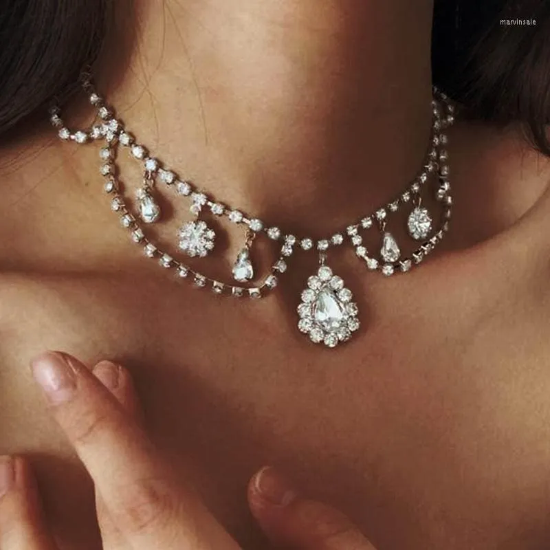 Pendanthalsband Stonefans Boho Glitter Crystal Teardrop Choker Halsband för kvinnors uttalande Rhinestone Flower Collar