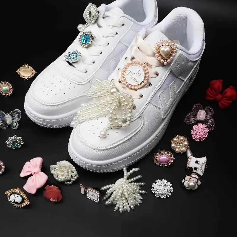 Skodelar Tillbehör Rhinestone Pearls Charms Beauty Parfym Sneaker Girl Gift Decoration Diy Shoelaces Spuckles Shoes Accesories 231128