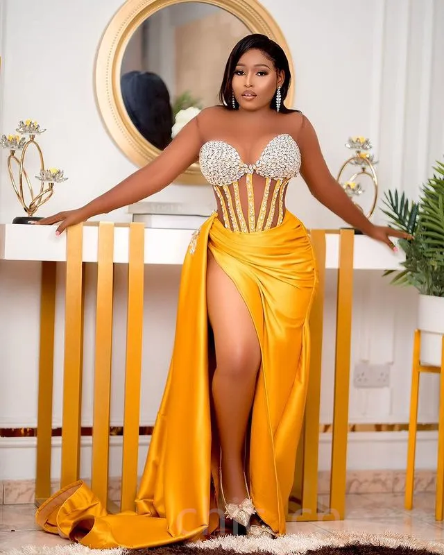 2023 April Aso Ebi Sheath Yellow Satin Corset Prom Dress Crystals Satin