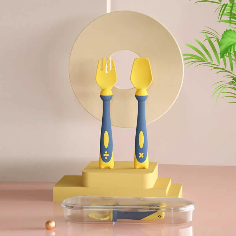 Tazze Piatti Utensili Set forchetta e cucchiaio per bambini con scatola PPBend Training Twist Spoon Alimentazione per neonati Gadget per neonati Set di piatti in silicone per allattamento P230314