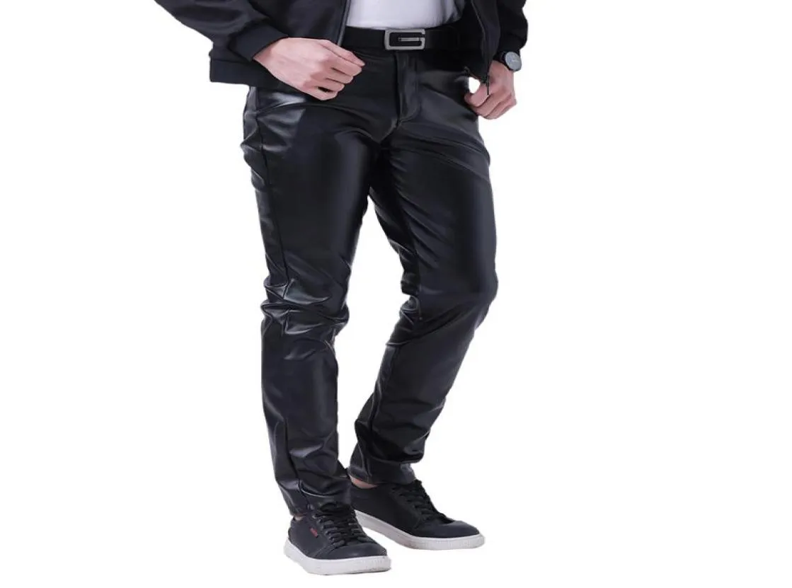 Men039s Broek Lente Motorcycle Skinny Straight Kunstleer Heren Wit Rood Slim Fit Dunne PU Broek Merk ClothingMen039s3965980