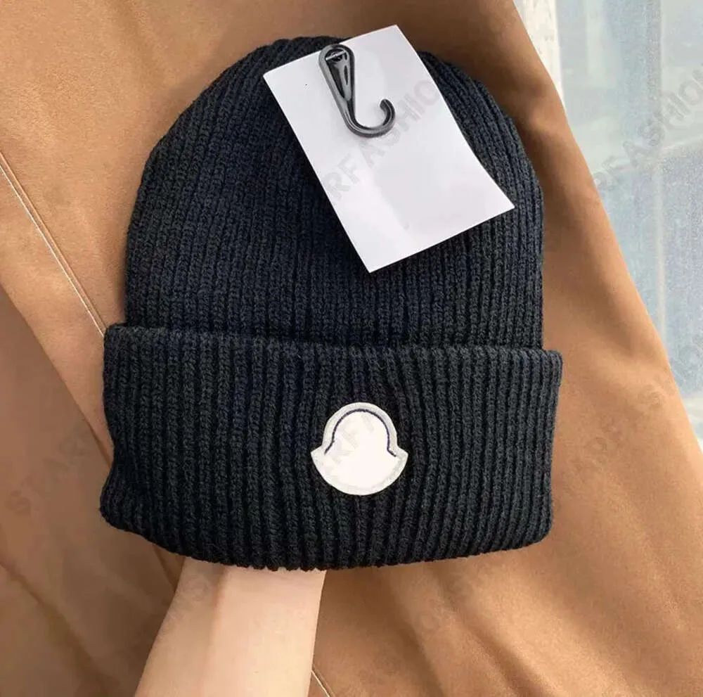 Tasarımcı Yüksek Beanie Klasik Desen Baskı Rüzgar ve Soğuk Koruma Monxclair Beanien Sonbahar/Kış Hediyesi 11 renkte mevcuttur. Moda Parti Kalitesi FG5