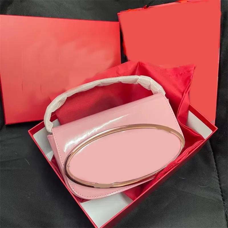 Nya axelväskor HANDLA DESIGNER BAG WOMENS SKULD BAG FLAP Luxury Handväska Kvinna Pochette Nappa Leather Tote Casual Clutch Unique Valentines Day Strap Jingle