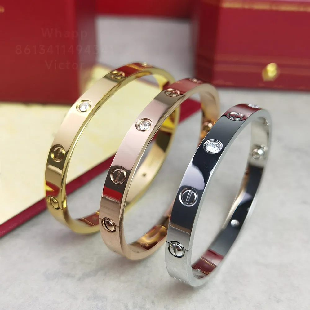Love bangl bracelet en or 4 diamants 16-19CM pour femme créateur pour homme Plaqué or 18K qualité T0P reproductions officielles style classique de luxe 011