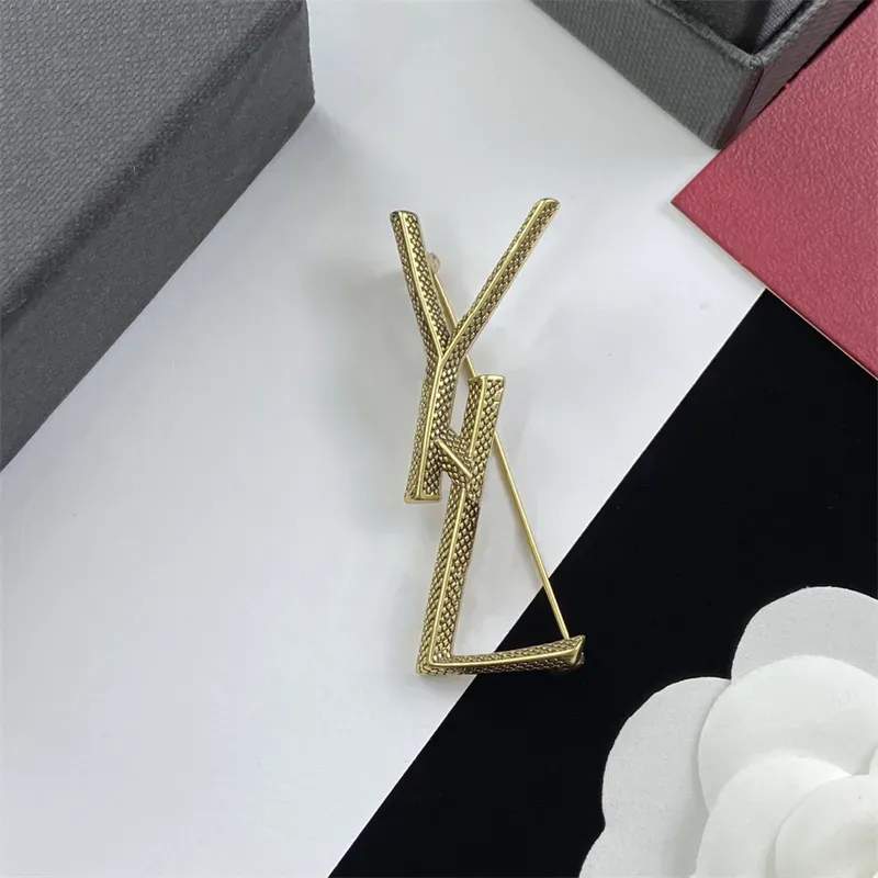 Luxury Brooch Designer Jewelry Set Letter Earrings Womens East Studies Men Brooches Gold Fashion Love Letter logo YBrand Jewelry