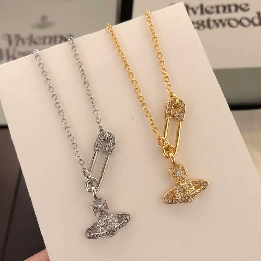 Designer mode Viviene Westwood hanger klassieke volledige diamanten Saturnus pinnen titanium stalen ketting met vrouwelijk minderheidsontwerp Veelzijdige sleutelbeenketting