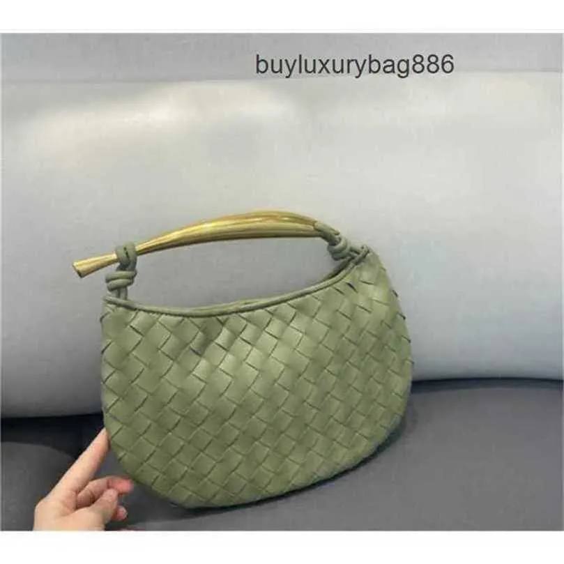 Authentic Shark Handbag Bag Month Fashion Bags Designer Wrist Bags BottegvVeneta Turn Metal Half Light Luxury Version Versatile Handbag Woven Outlet FM71M0