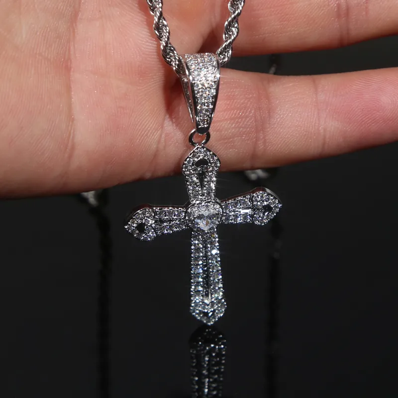 Nuovo designer a forma di croce con mini collana con pendente a forma di cuore amore con catena di corda Hip Hop Donna Uomo Completa pavimentata 5A Cubic Zirconia Boss Uomo Gioielli regalo