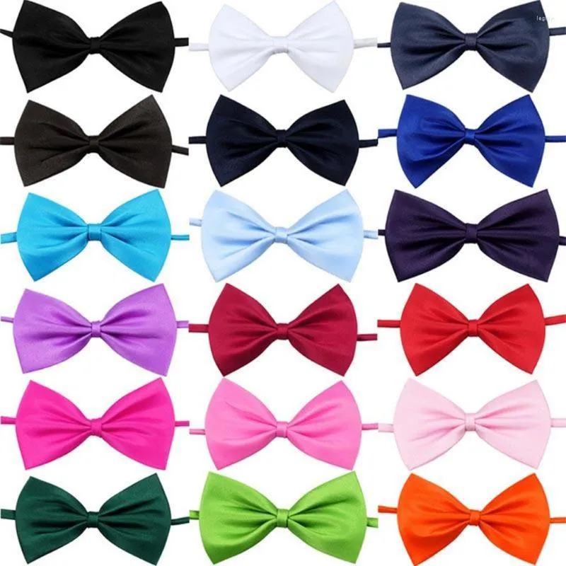 Hundhalsar Olika färger Justerbar katt Bow Tie Lots Neck Pet Puppy Bows Collar för kattungetillbehör