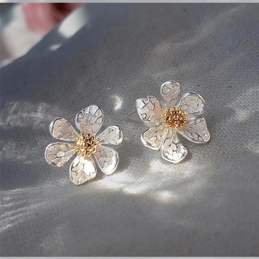 Design coreano gioielli di moda eleganti orecchini di fiori bianchi stile estivo festa in spiaggia per le donne Stud2380