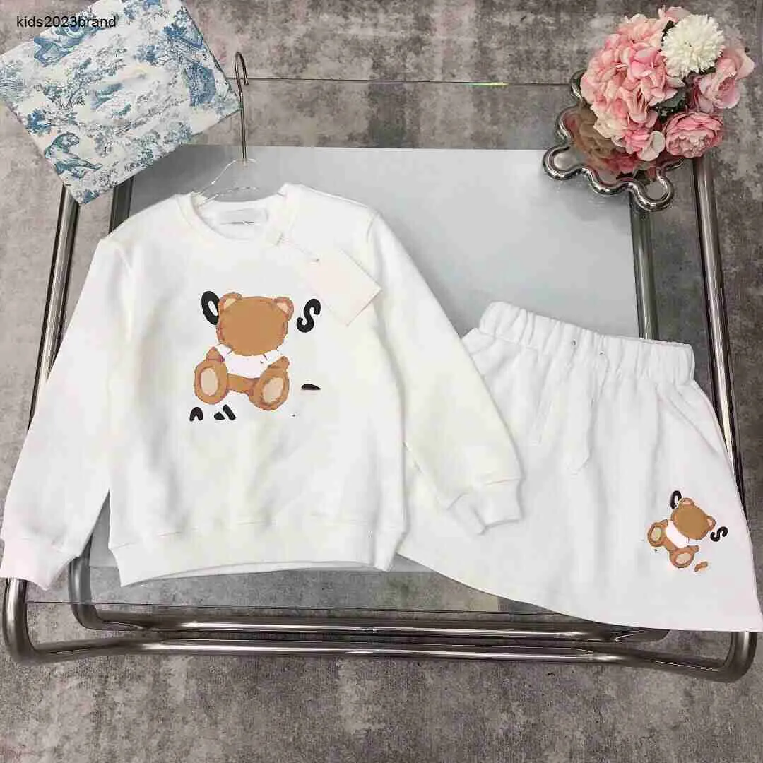 Nieuwe designer meisjes jurk past herfst kinderen trainingspak maat 100-150 pop beer patroon print baby hoodie en korte rok nov25