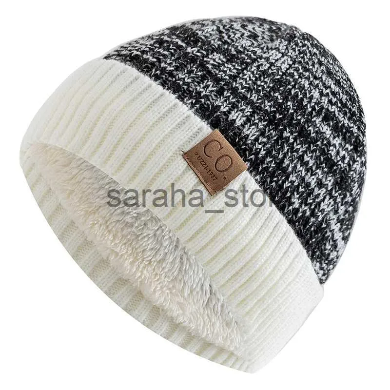 Two-Tone Winter Hats: Unisex Warm Beanie Cap, Fur Lined  display picture 1
