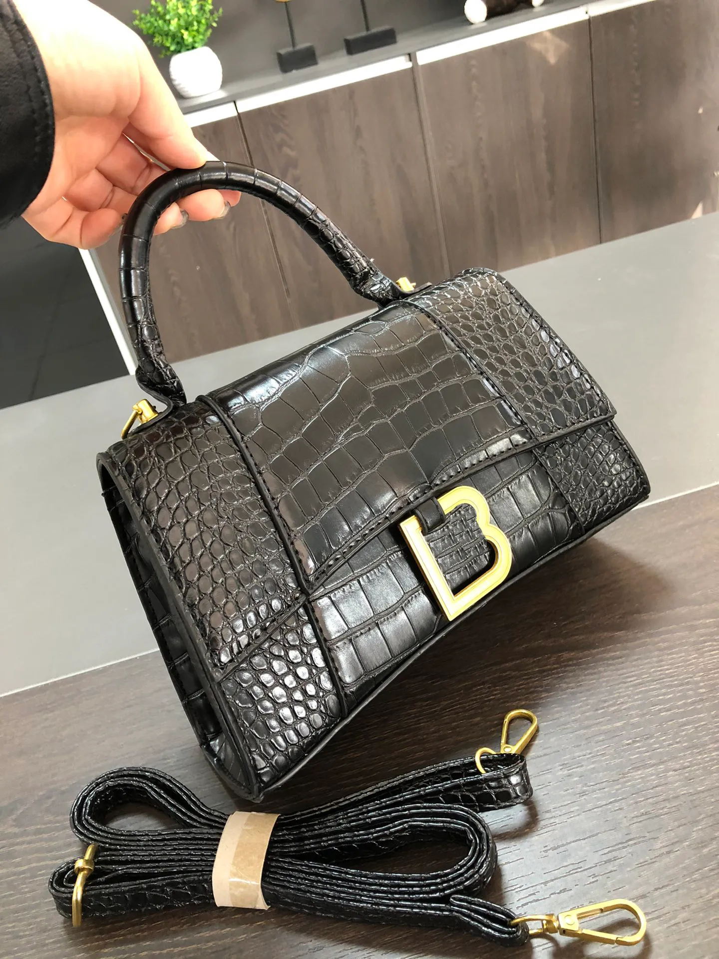 BA Hour Glass Bag Sacs de créateurs Sacs à bandoulière Poignée Chaîne Femmes Sac à main Sacs à bandoulière en cuir véritable Sac fourre-tout de luxe Sacs pour dames Motif crocodile 231130BD