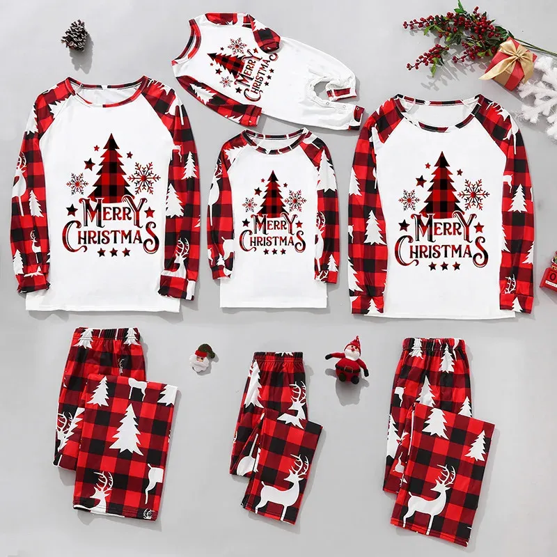 Bijpassende familie-outfits Kerstmis Moeder Vader Kinderen 2-delige pyjama Set Baby rompertjes Casual losse nachtkleding Kerstlook pyjama 231129