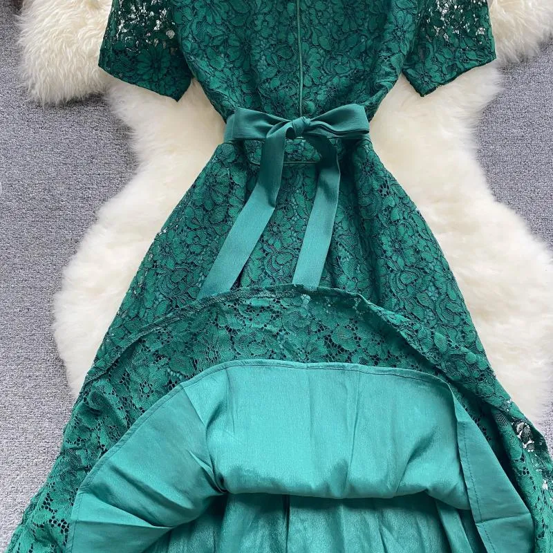 Vintage Dark Green Lace Mid-Length dress with Noble Charm and Elegant Round Neckline