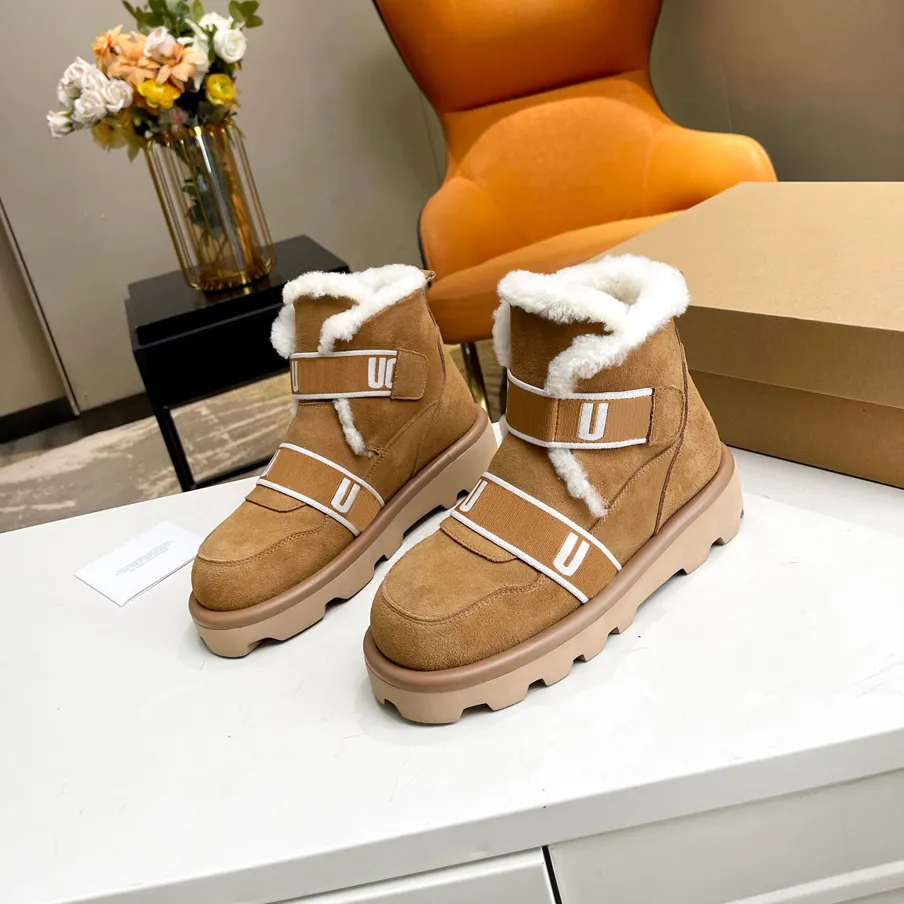 Designer Boots Luxury Boot äkta läder Vinterstövlar Ankelstövlar Kvinna Kort start Sneakers Trainers Sandaler Sandaler av varumärke Y015 001