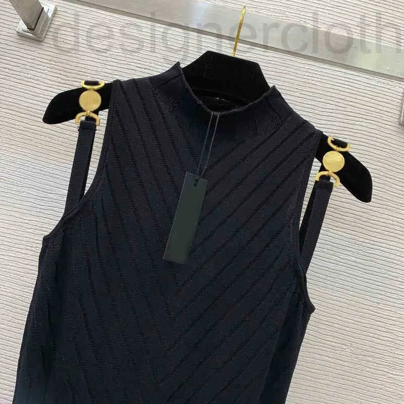 Robes décontractées de base Designer de luxe Mode 2023 Design début du printemps Nouveaux accessoires en métal Medusa Jarretelles Jupe portefeuille élastique Robe tricotée 00TU