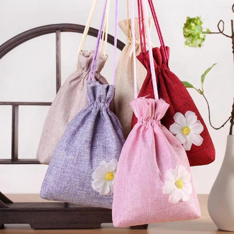 Linen Jewelry Pouches/Jewelry Bags/Gift Bags with Drawstring - China  Jewelry Pouch and Jewelry Bag price