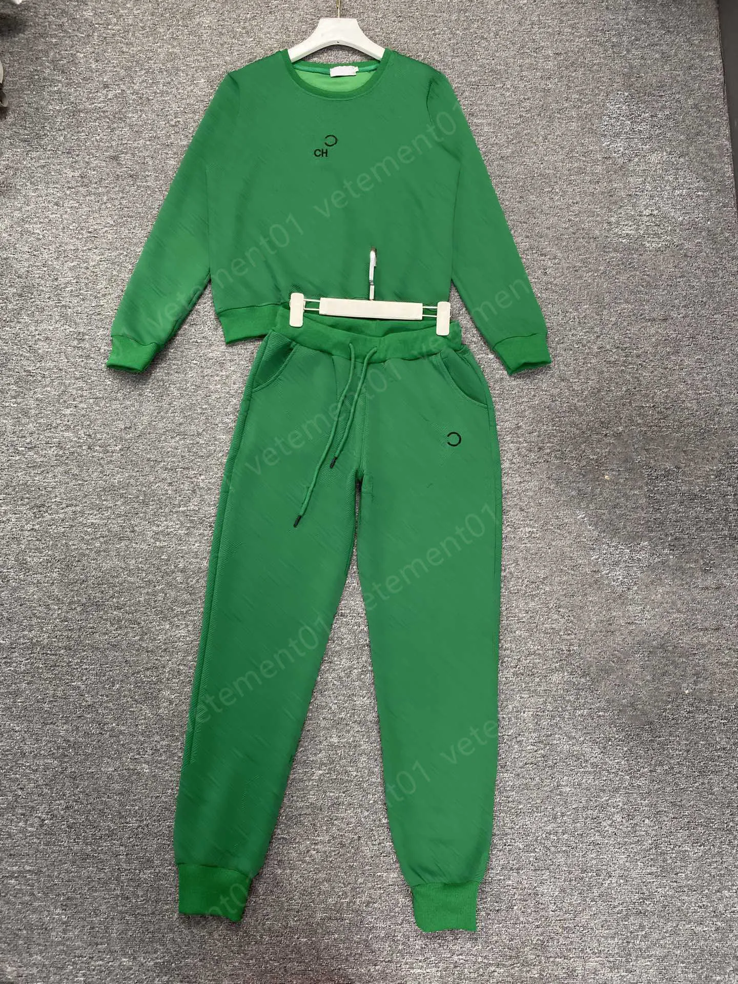 Women s Designer Tracksuit Set Long Sleeve Pullover Crew Neck Sweatshirt and Casual Sweatpants 2 Piece Set