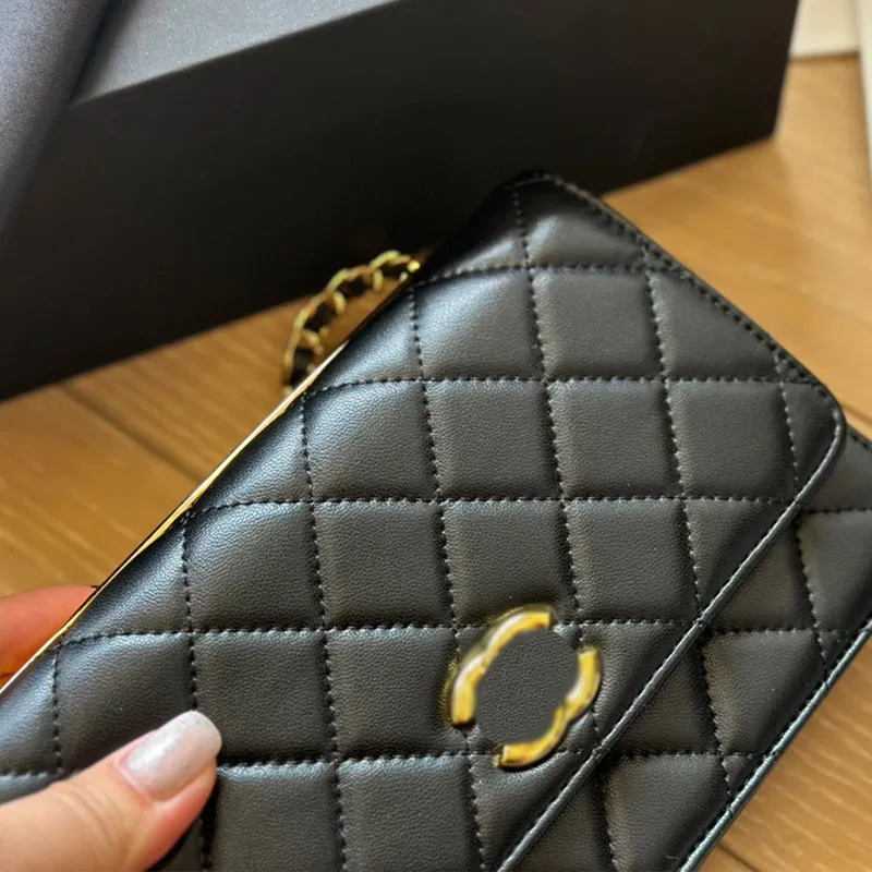 Torba projektantka mody Cowhide Gold Bluckle Classic Ponoblejne pełne opakowanie ręczne torba crossbody