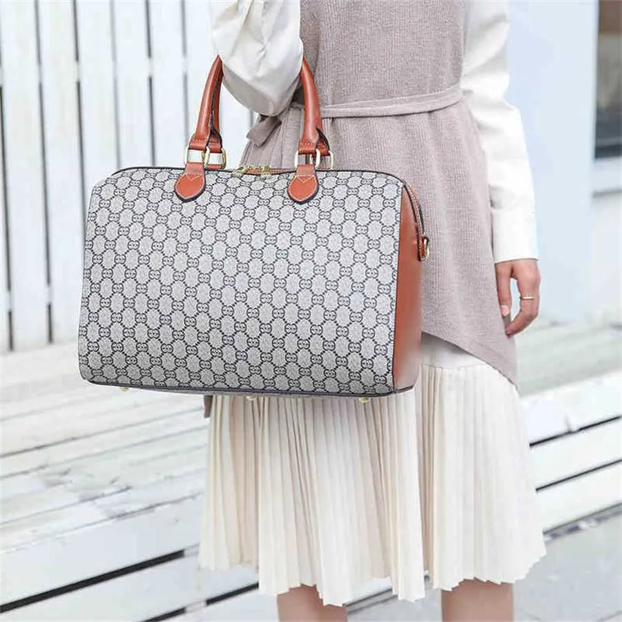 Victorian Style Linen Travel Bag Suitcase Carpet Bag | Etsy | Shoulder bag,  Bags, Carpet bag